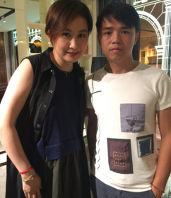 汤宝如合影